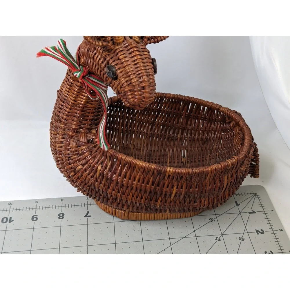 Christmas Decor Wicker‎ Rattan Reindeer Deer Basket and Pinecone Ornaments Lot